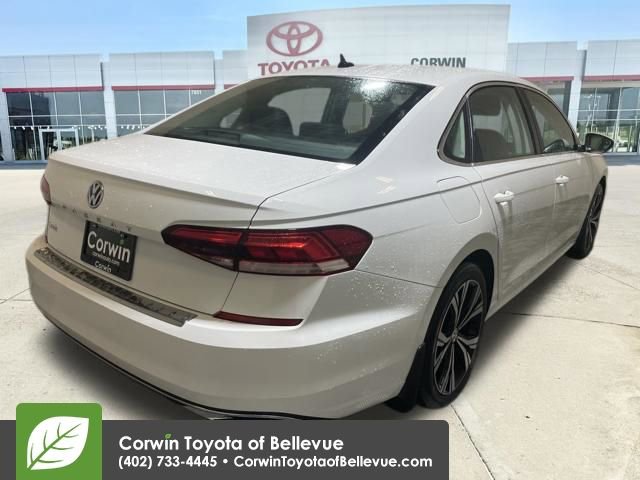 Used 2022 Volkswagen Passat 2.0T SE image 5