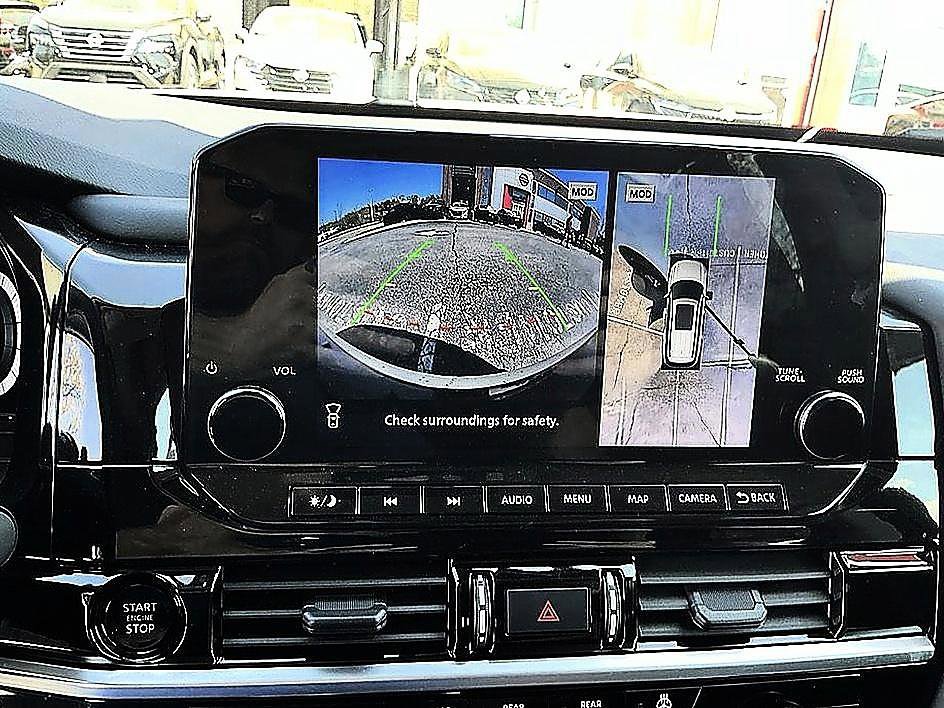 Certified 2025 Nissan Pathfinder Platinum AWD/4WD image 12