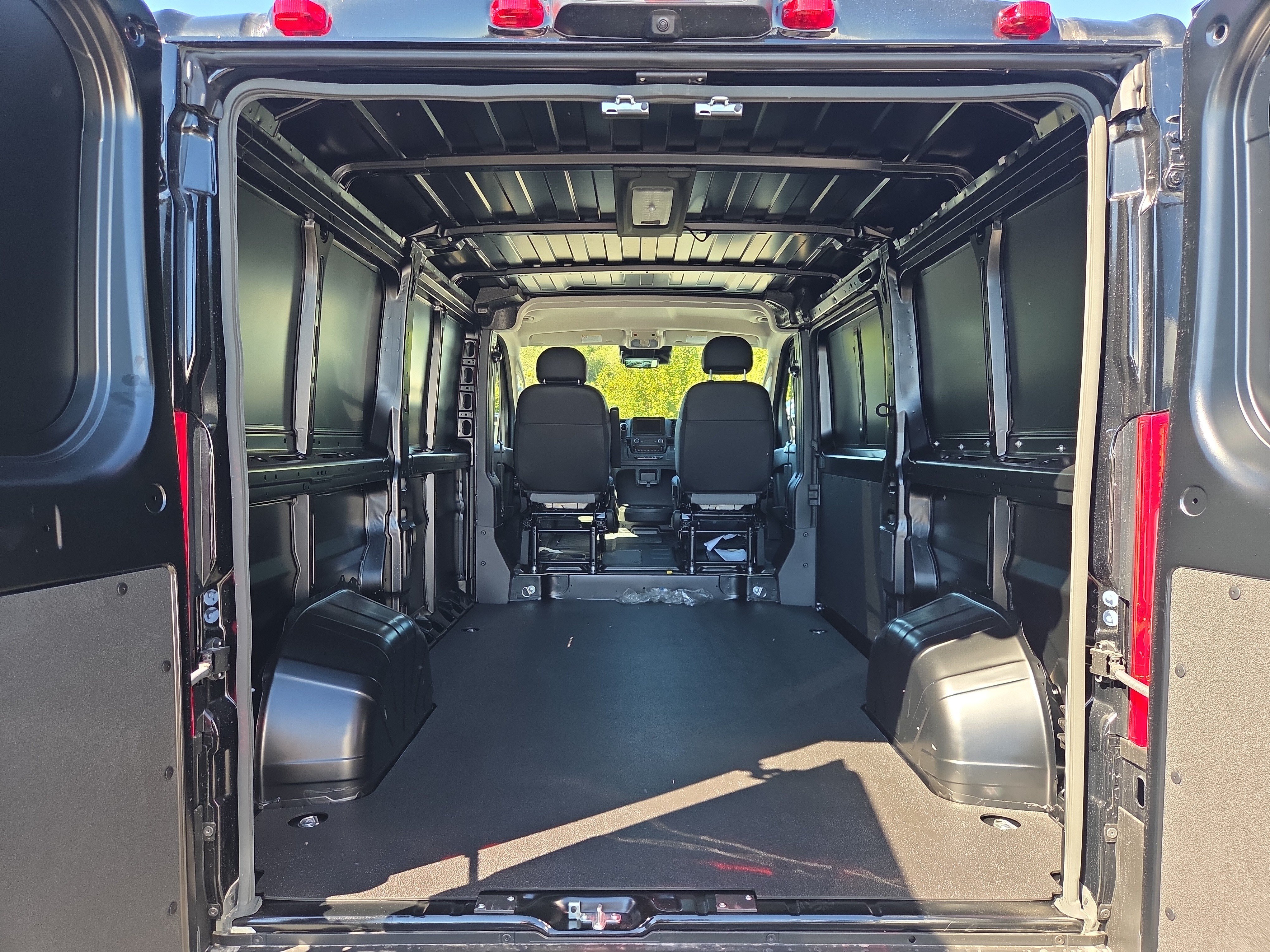 New 2027 RAM ProMaster 1500 w/ Safety Group FWD image 5