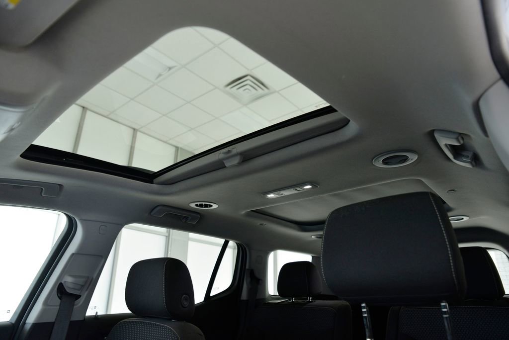 Used 2023 GMC Acadia SLE w/ Driver Convenience Package image 28