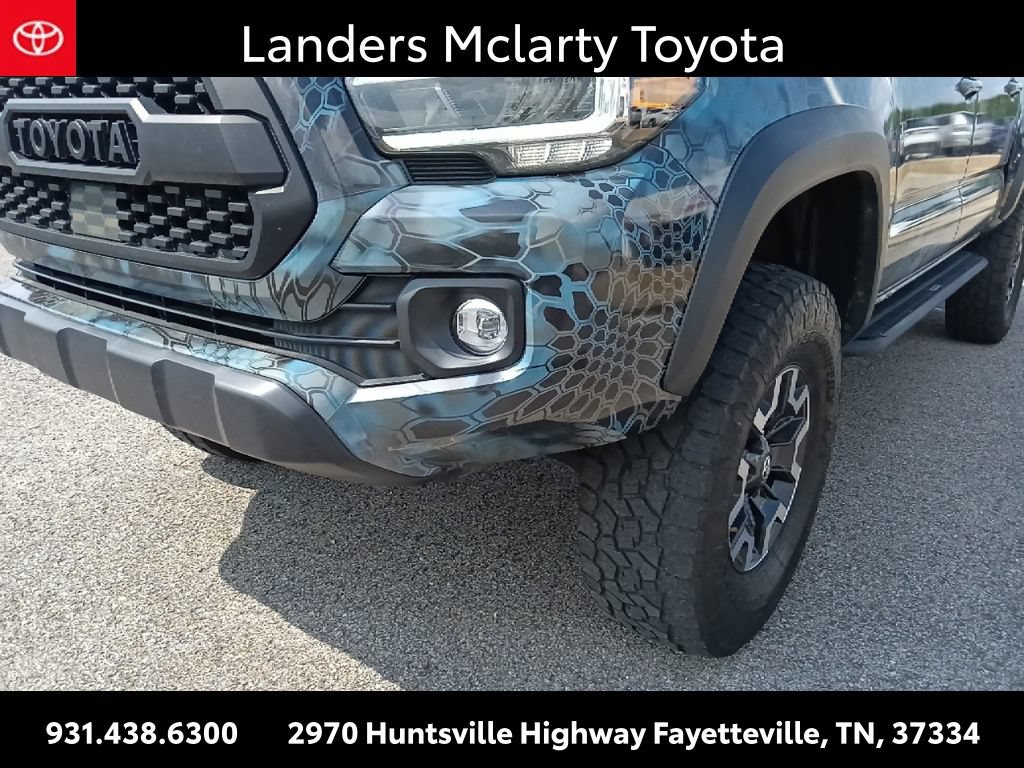 Used 2022 Toyota Tacoma TRD Off-Road AWD/4WD image 9