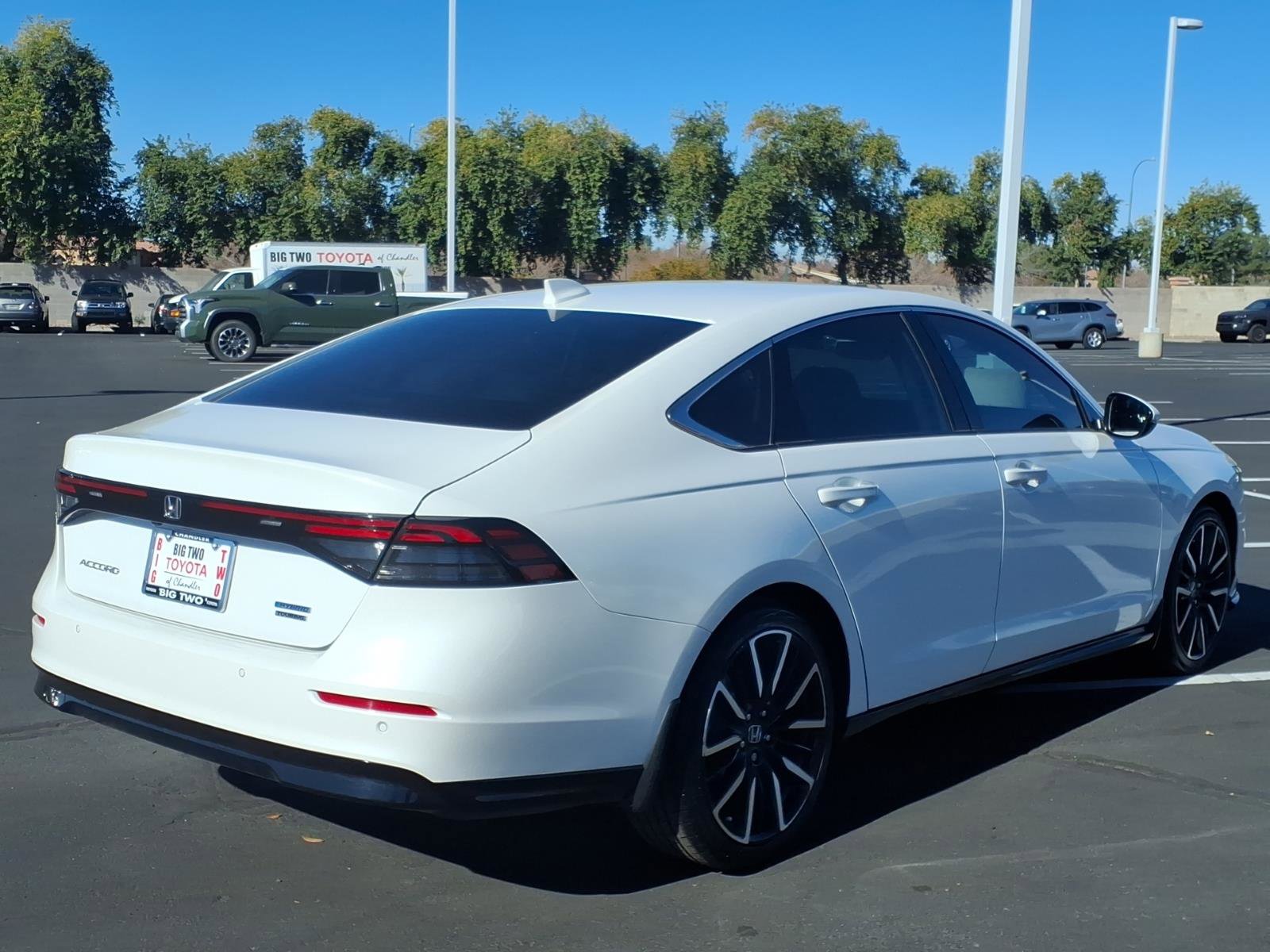 Used 2024 Honda Accord Touring image 8