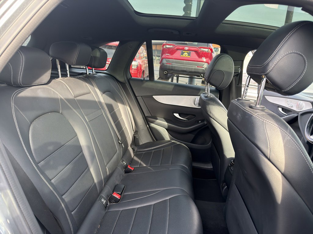 Used 2019 Mercedes-Benz GLC 350e 4MATIC image 14