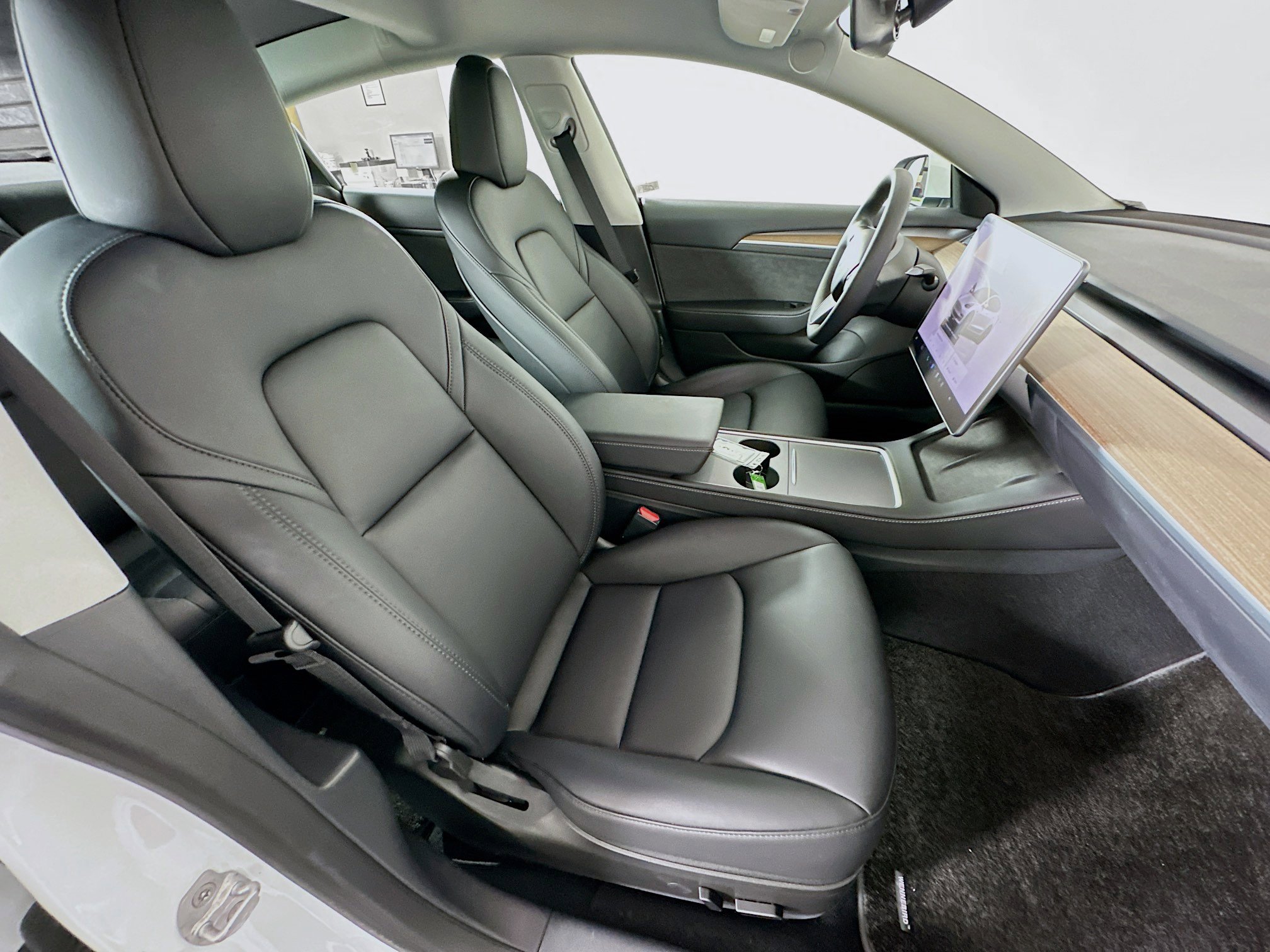 Used 2023 Tesla Model 3 Standard Range image 30