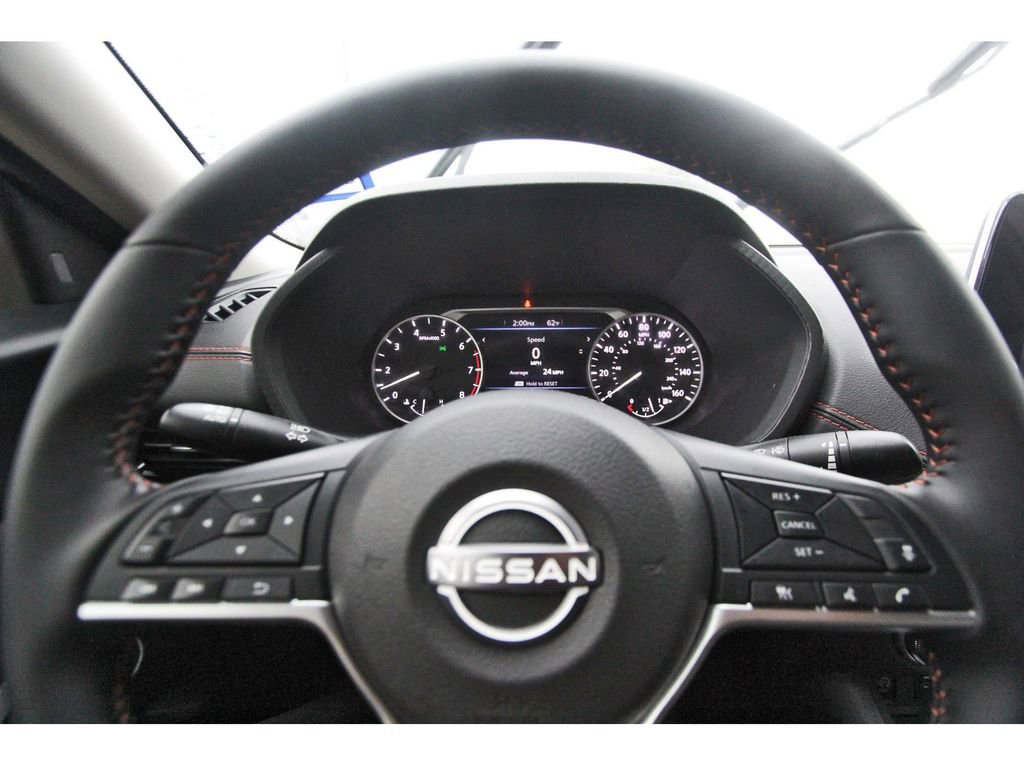 Used 2025 Nissan Sentra SR FWD image 9