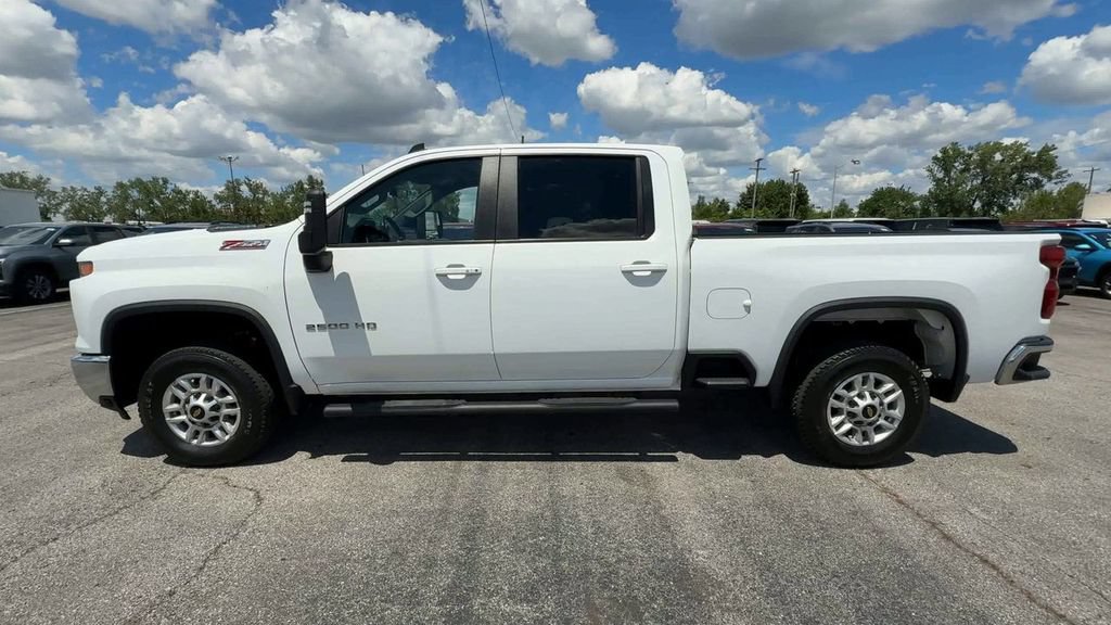 Used 2025 Chevrolet Silverado 2500 LT w/ Convenience Package AWD/4WD image 5