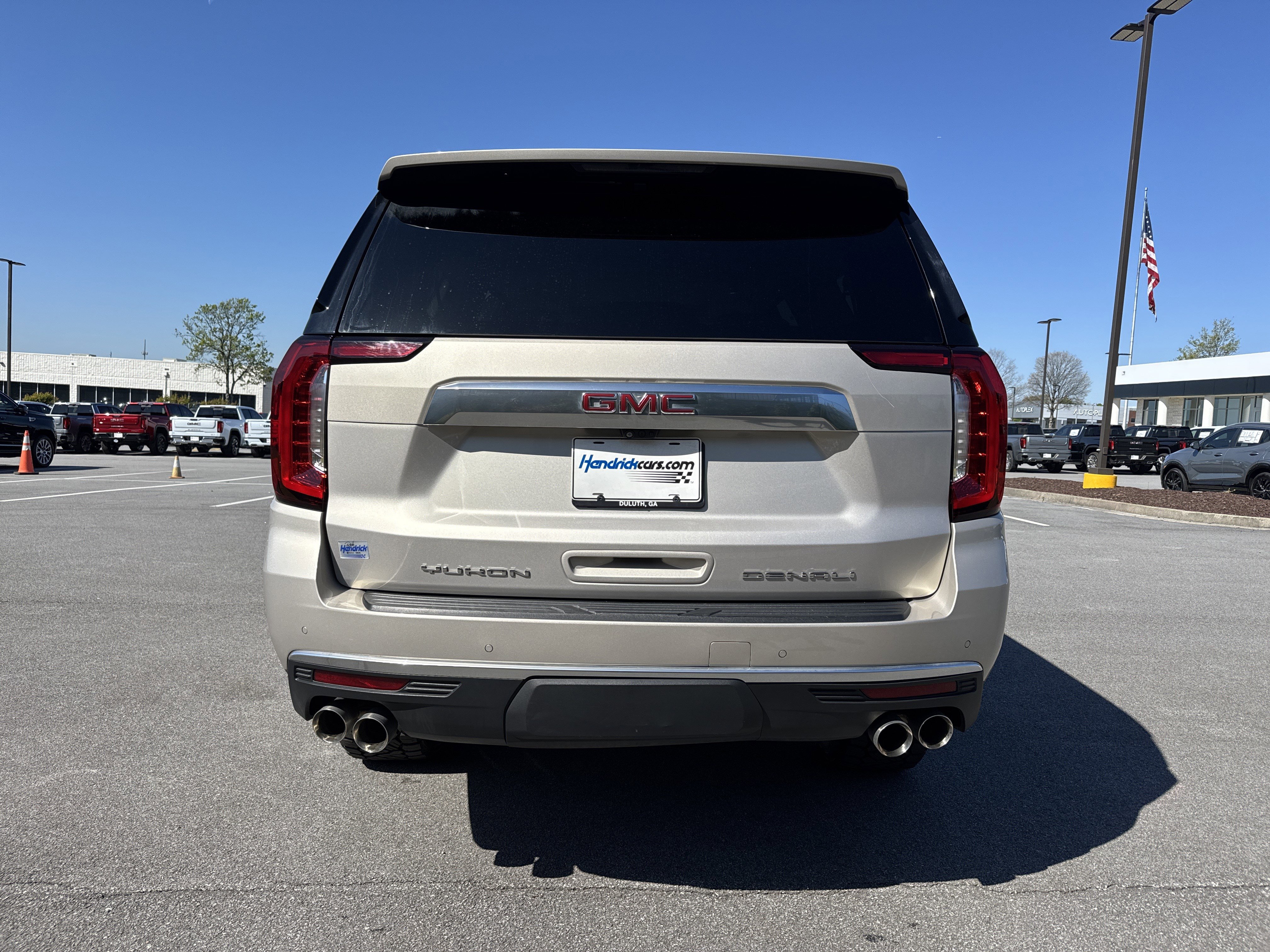 Used 2024 GMC Yukon XL Denali w/ Advanced Technology Package AWD/4WD image 9