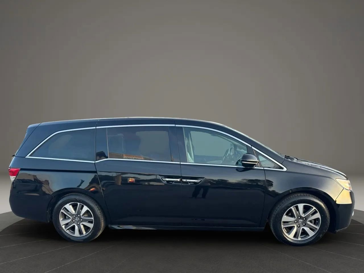Used 2015 Honda Odyssey Touring image 7