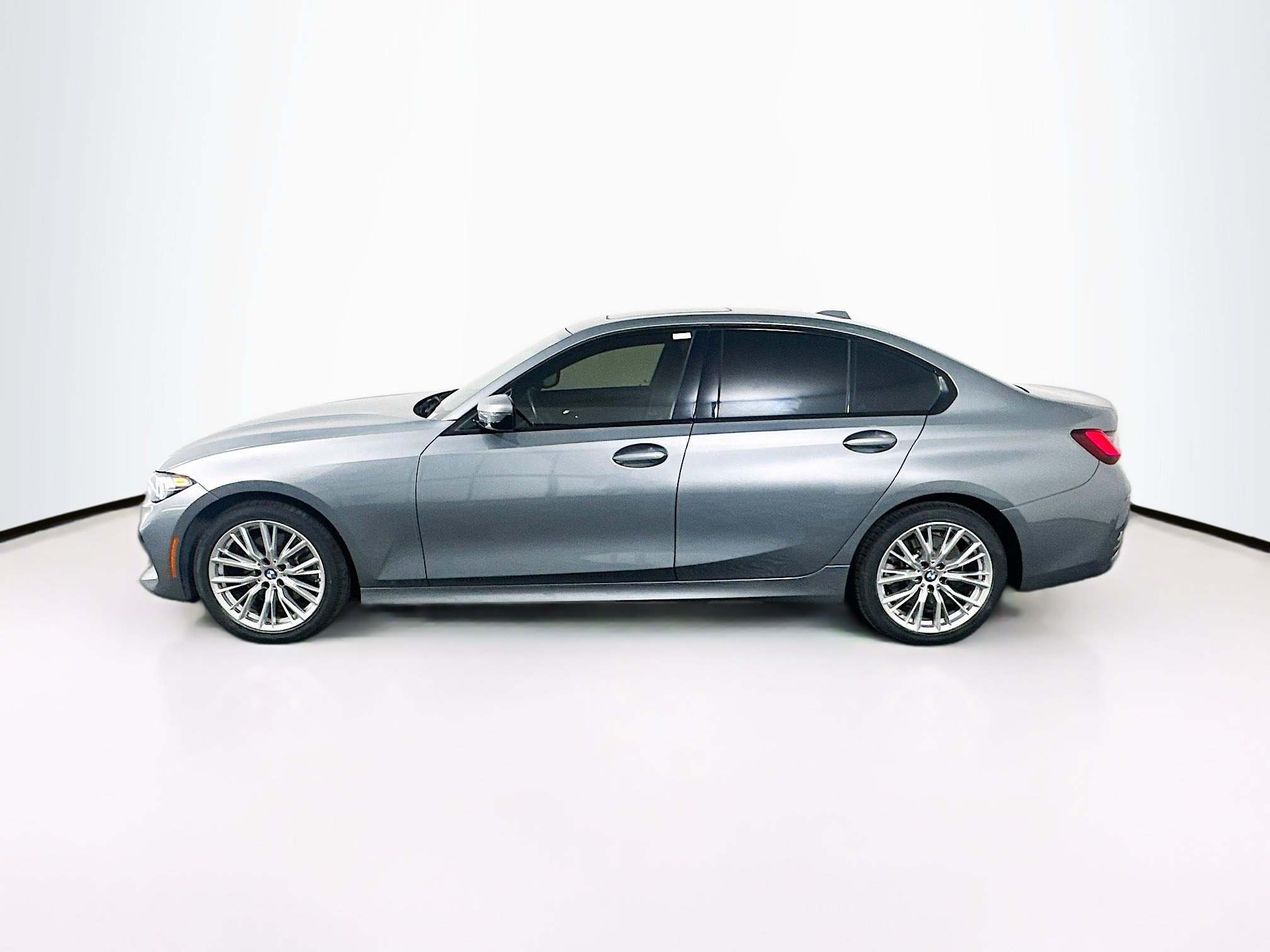 Used 2023 BMW 330i Sedan w/ Driving Assistance Package RWD image 4