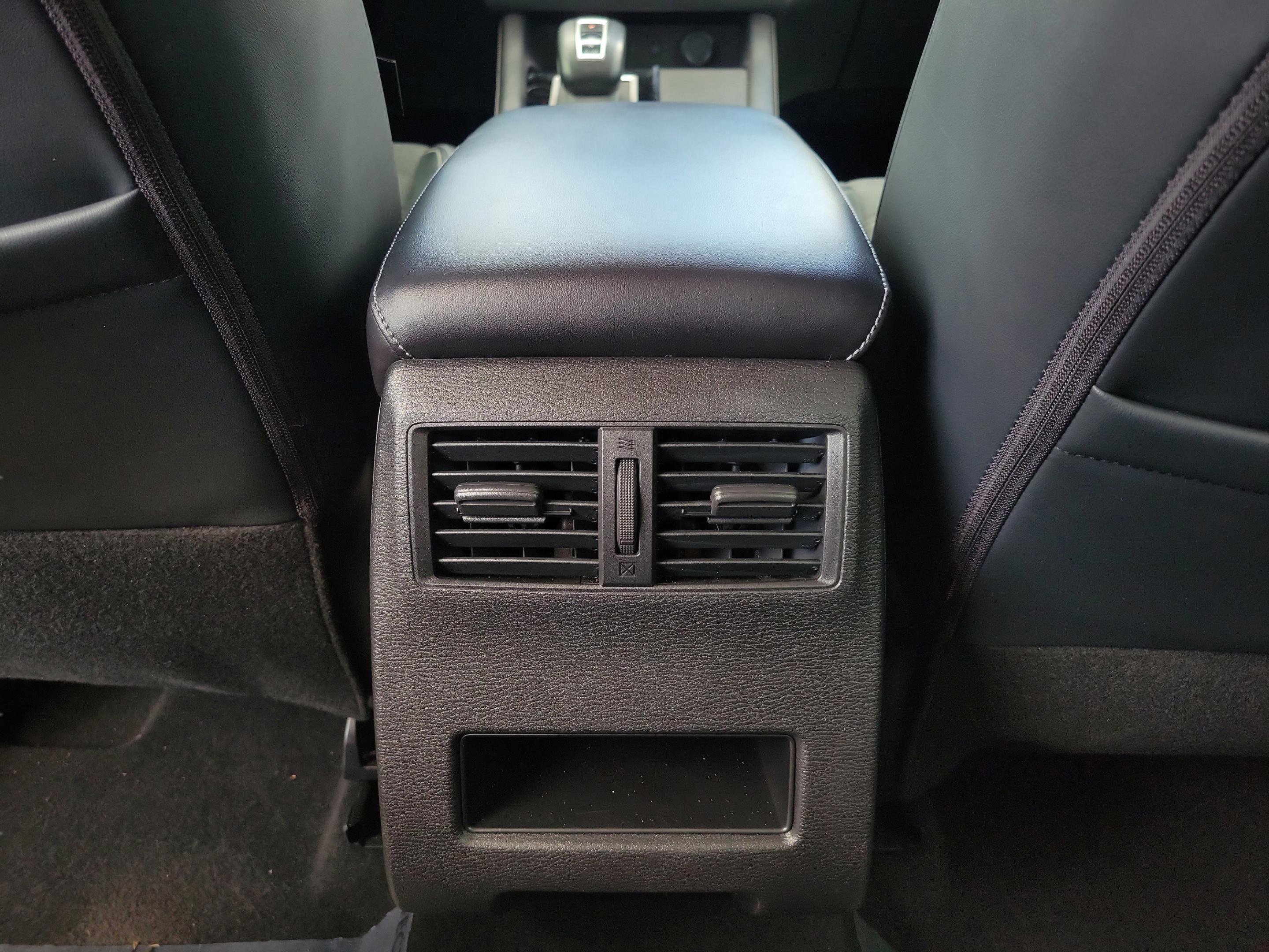 Used 2022 Mitsubishi Outlander SE image 15