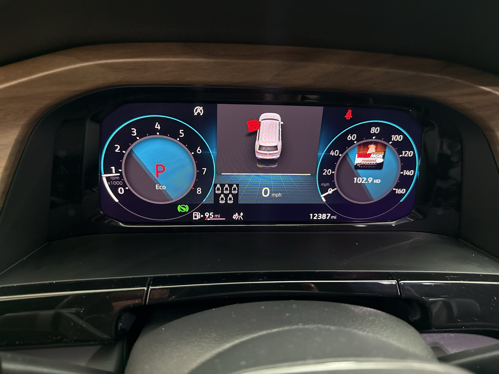 Used 2025 Volkswagen Atlas SE AWD/4WD image 19