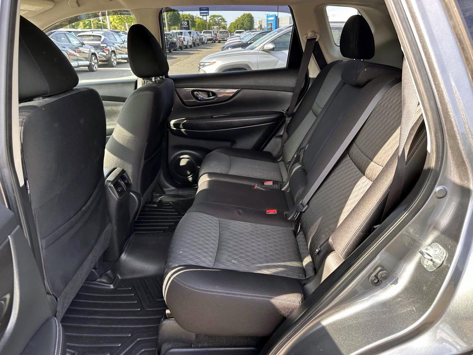 Used 2020 Nissan Rogue SV w/ Premium Package AWD/4WD image 13