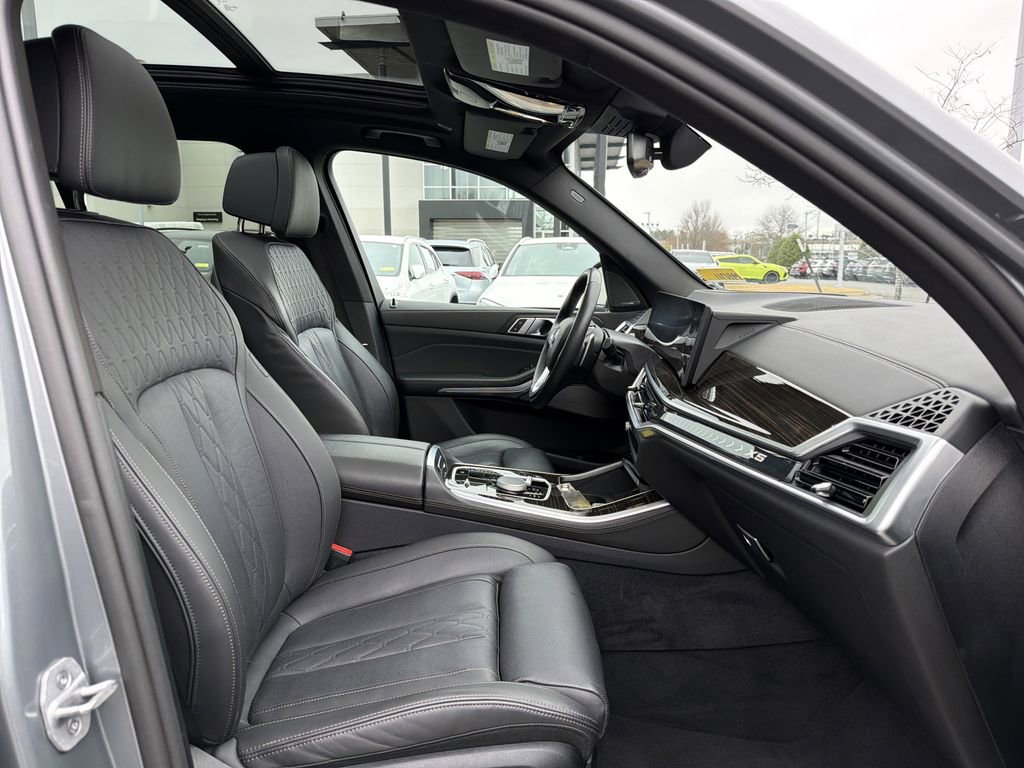 Used 2025 BMW X5 xDrive50e image 19
