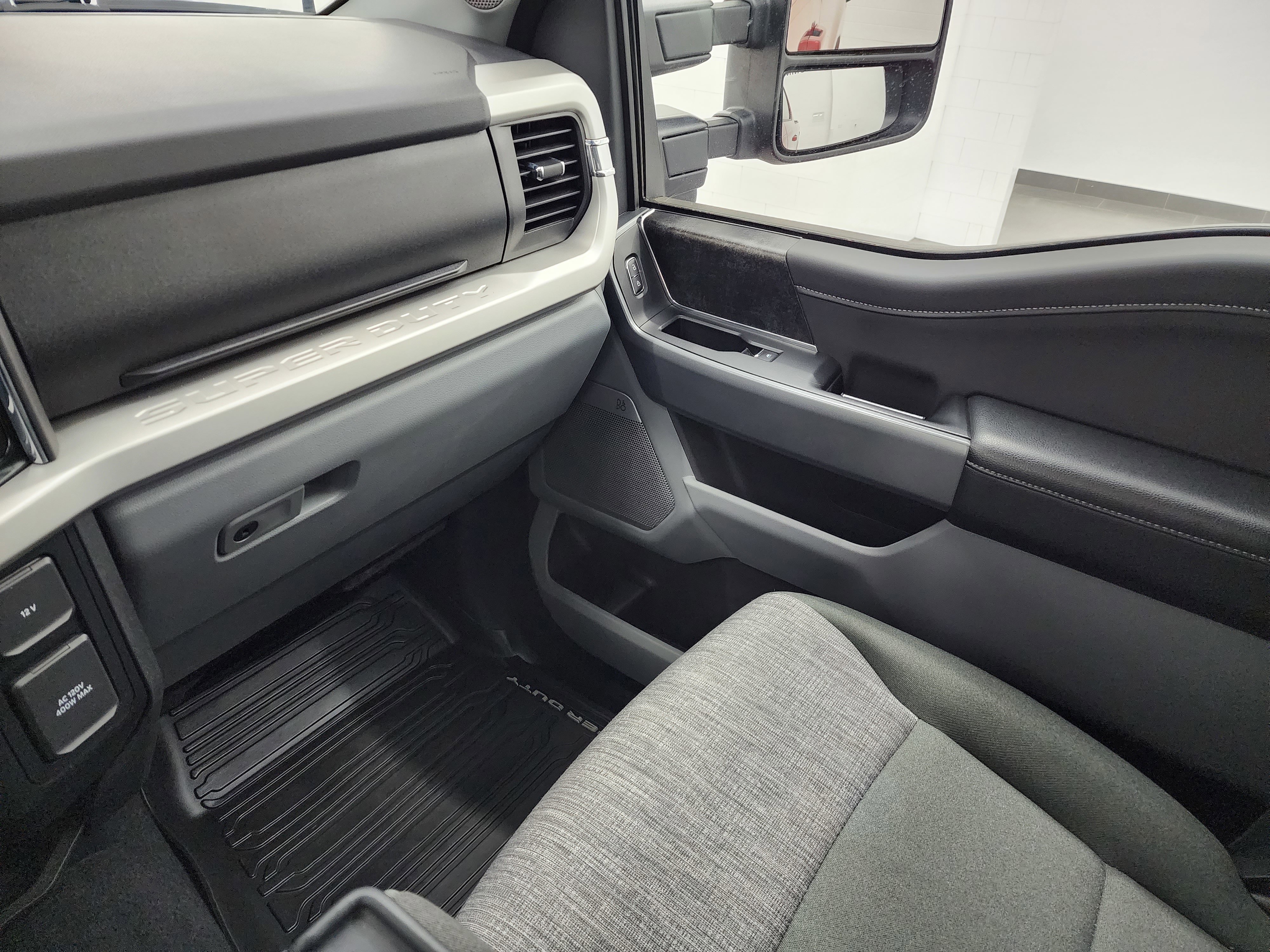 Used 2023 Ford F250 XLT w/ XLT Premium Package image 12