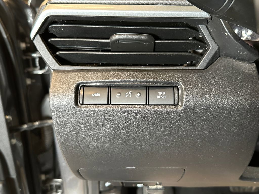 Used 2023 Nissan Altima 2.5 SR FWD image 17