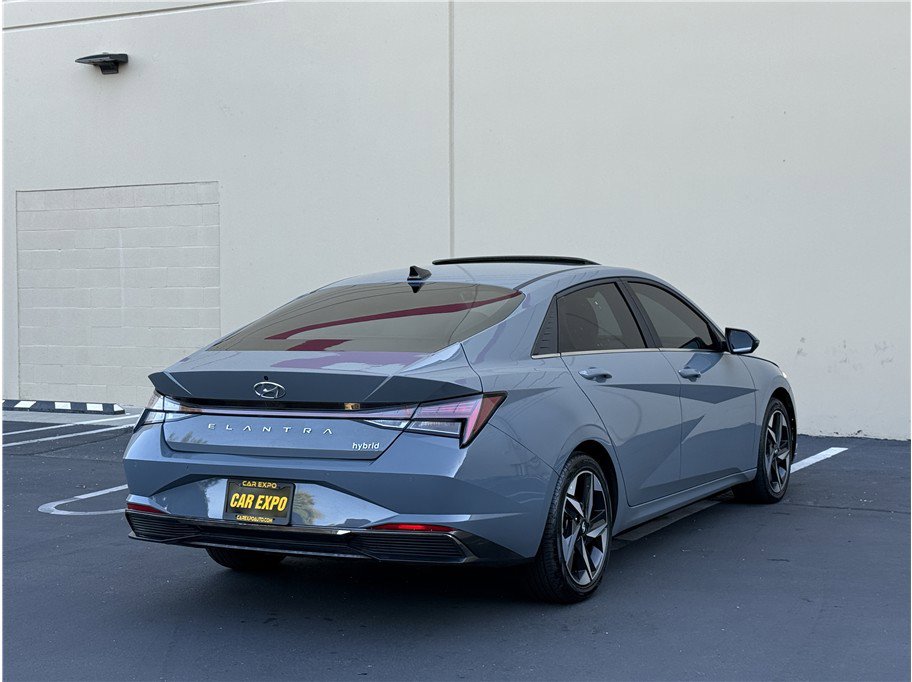 Used 2022 Hyundai Elantra Limited w/ Preferred Accessory Package image 6