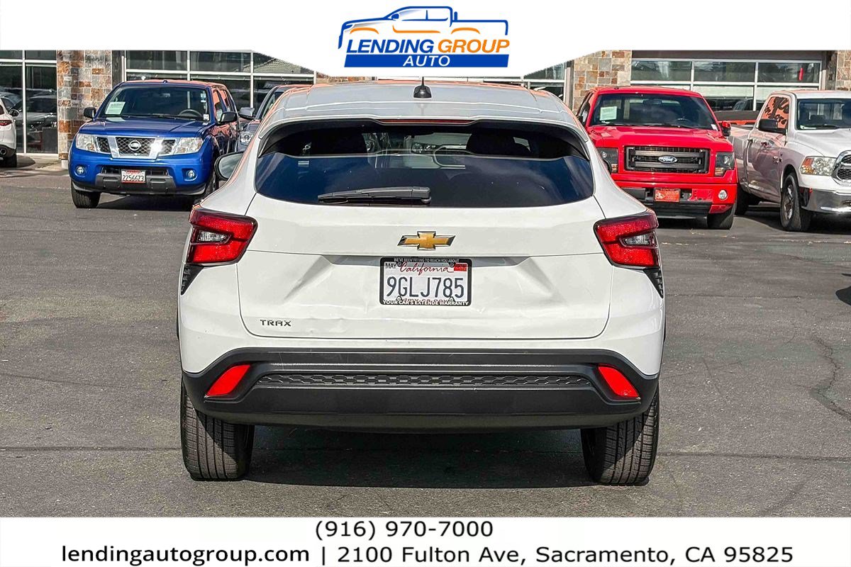 Used 2024 Chevrolet Trax LS FWD image 3