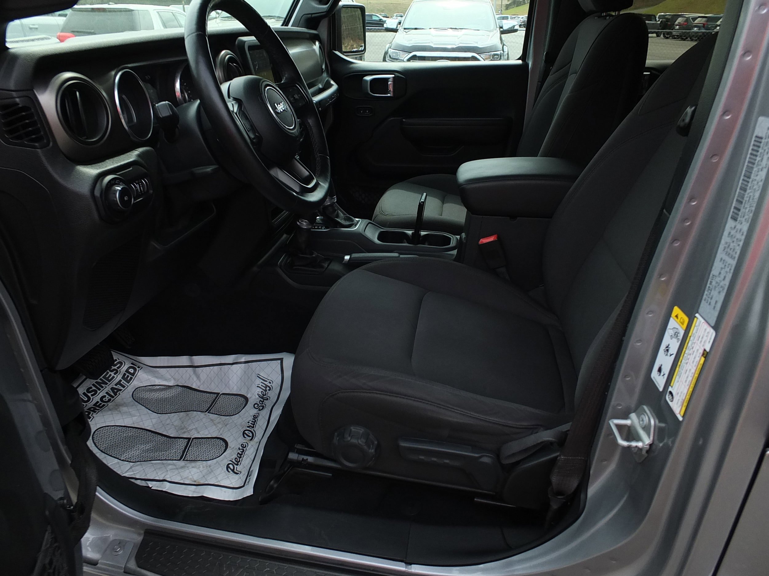 Used 2018 Jeep Wrangler Unlimited Sport S AWD/4WD image 11