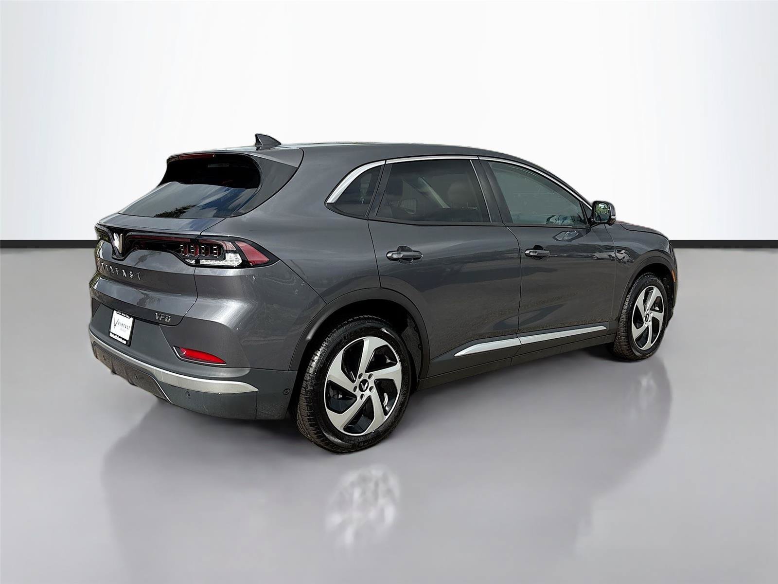 New 2025 VinFast VF 8 Eco AWD/4WD image 7