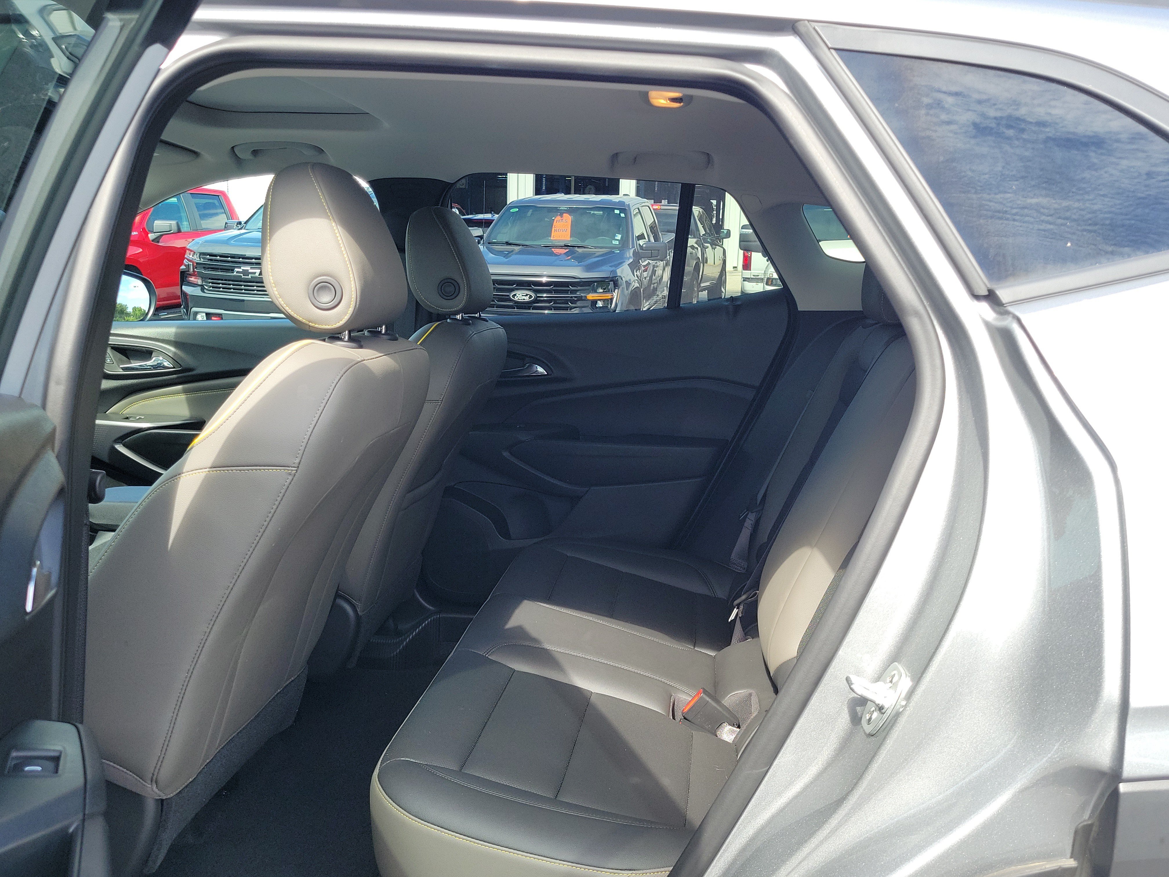 Used 2025 Chevrolet Trax ACTIV w/ Sunroof Package FWD image 13