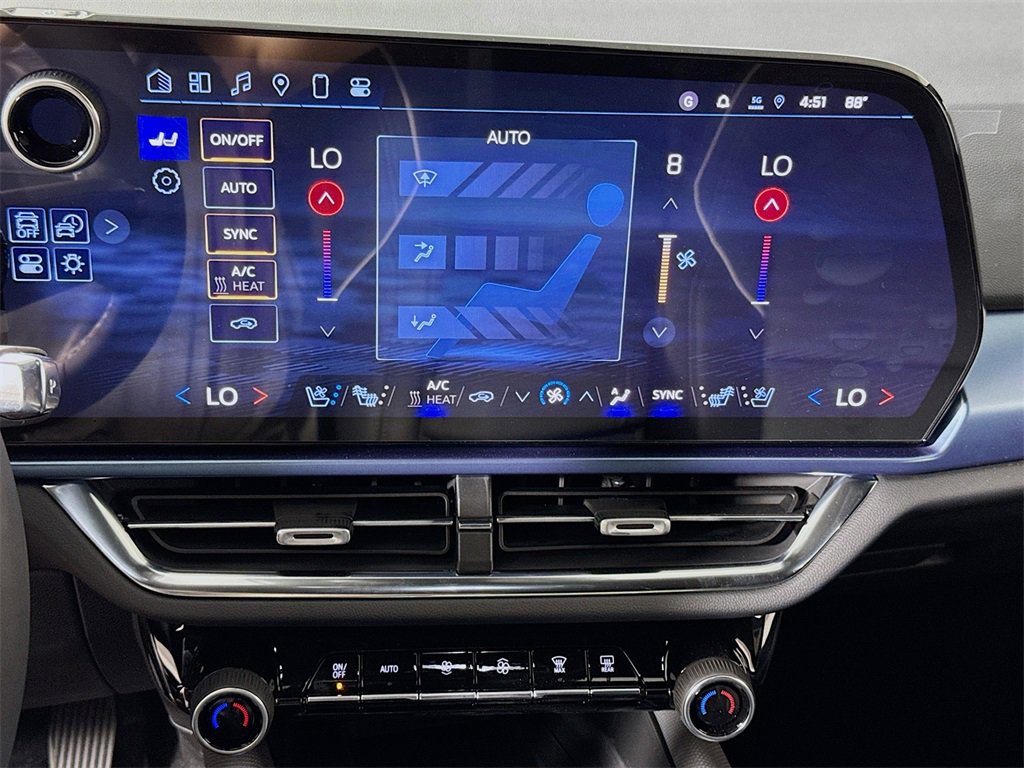 New 2025 Chevrolet Equinox EV LT w/ Convenience Package II image 10