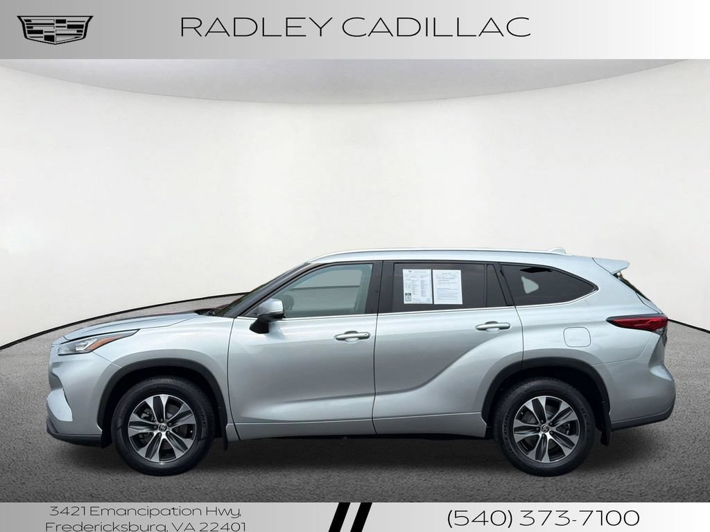Used 2020 Toyota Highlander XLE AWD/4WD image 17