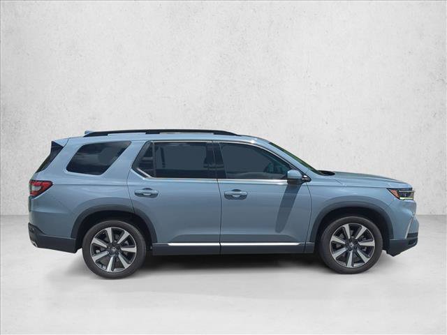 Used 2025 Honda Pilot Touring image 4