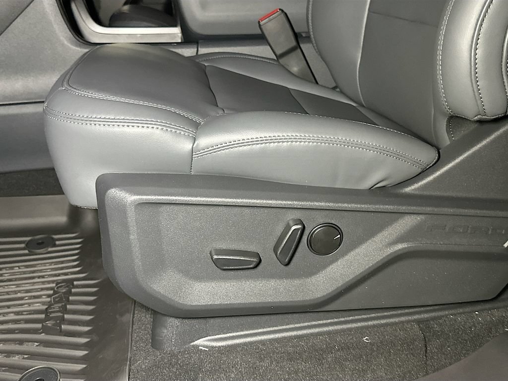 New 2026 Ford Expedition Active AWD/4WD image 18
