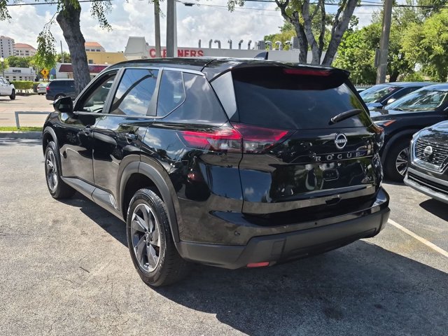 Used 2024 Nissan Rogue SV FWD image 8