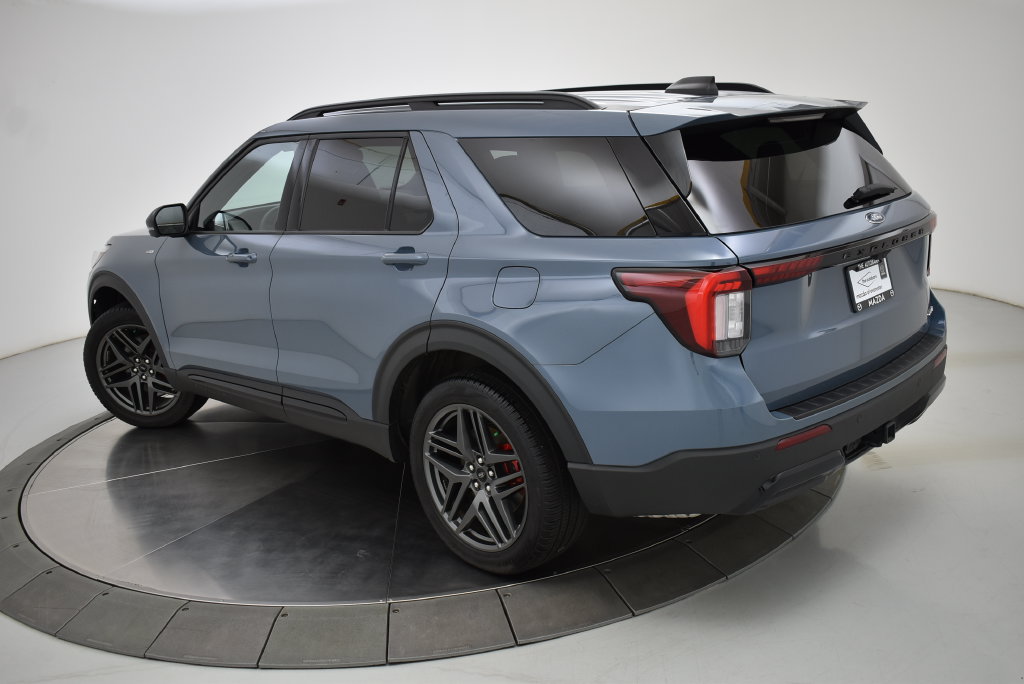Used 2025 Ford Explorer ST-Line w/ Premium Package AWD/4WD image 8