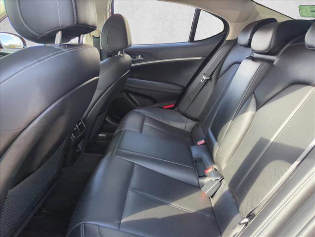 Used 2022 Genesis G70 2.0T image 14