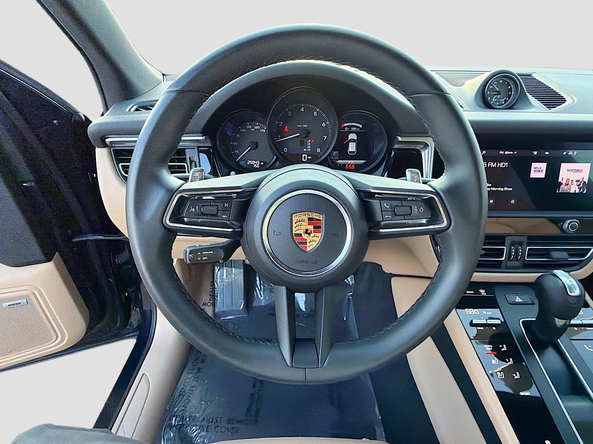 Used 2022 Porsche Macan image 40