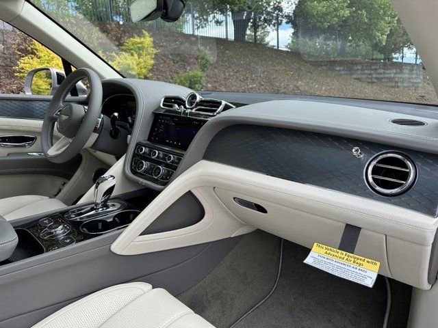 New 2024 Bentley Bentayga Extended Wheelbase image 2