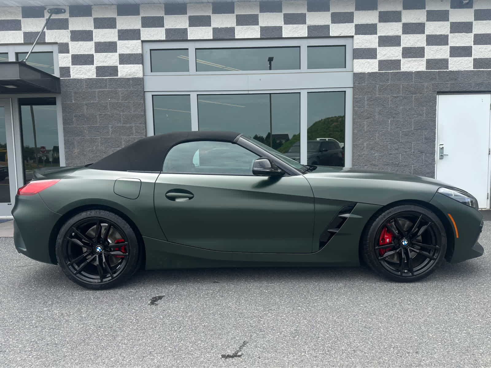 Used 2025 BMW Z4 M40i w/ Edition RWD image 8