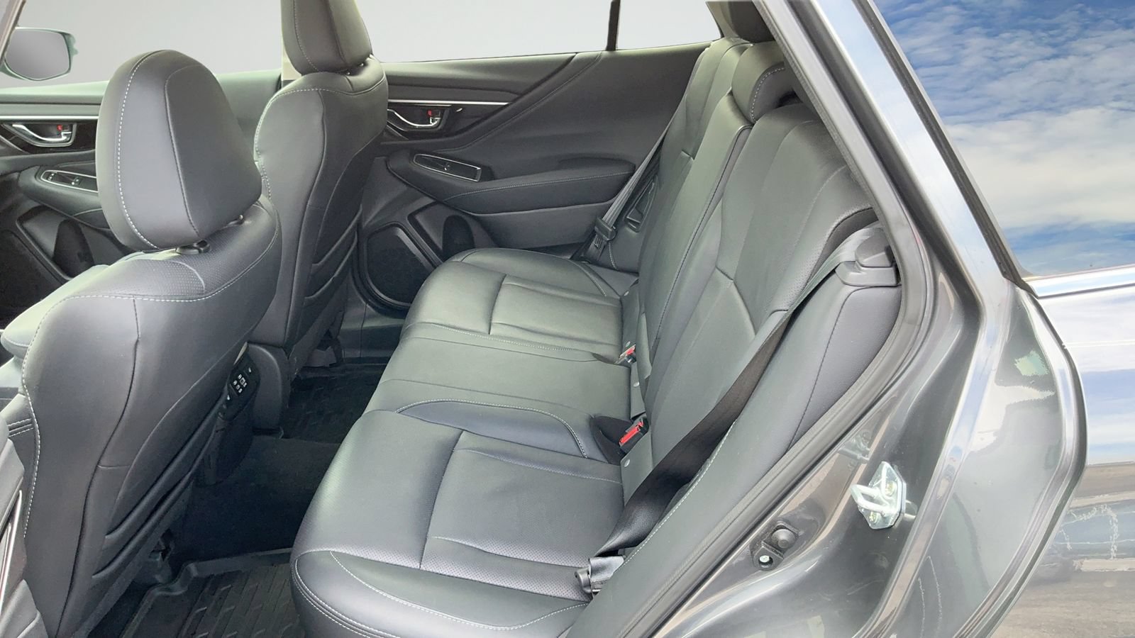Used 2024 Subaru Outback Limited AWD/4WD image 36