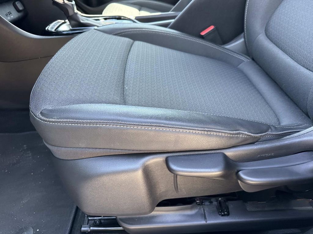 Used 2025 Buick Encore GX Preferred AWD/4WD image 18