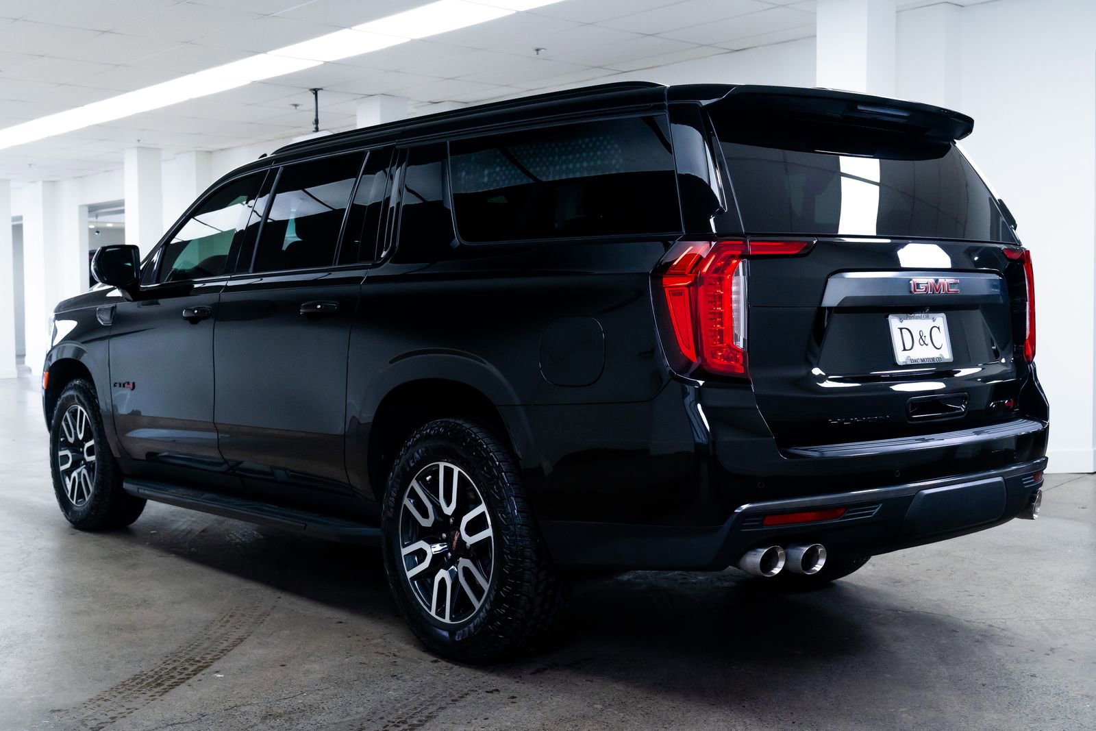 Used 2023 GMC Yukon XL AT4 w/ LPO, Floor Liner Package image 4