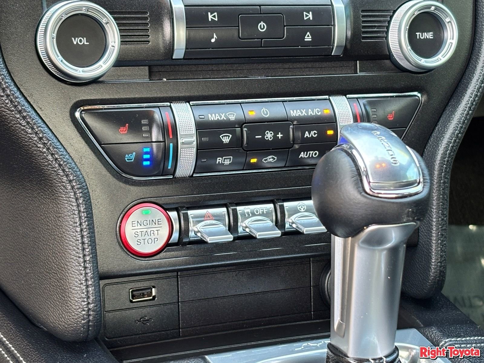 Used 2018 Ford Mustang Premium w/ Equipment Group 201A RWD image 27
