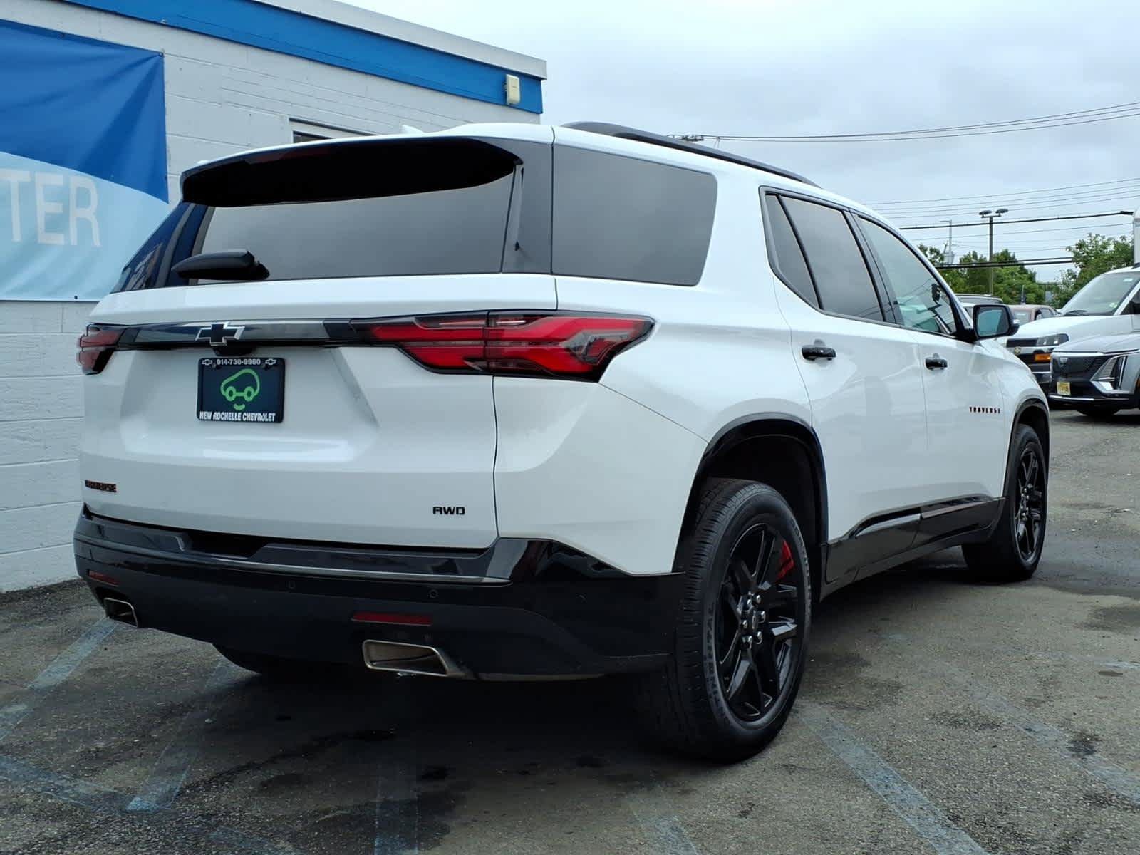 Certified 2023 Chevrolet Traverse Premier w/ Redline Edition AWD/4WD image 6