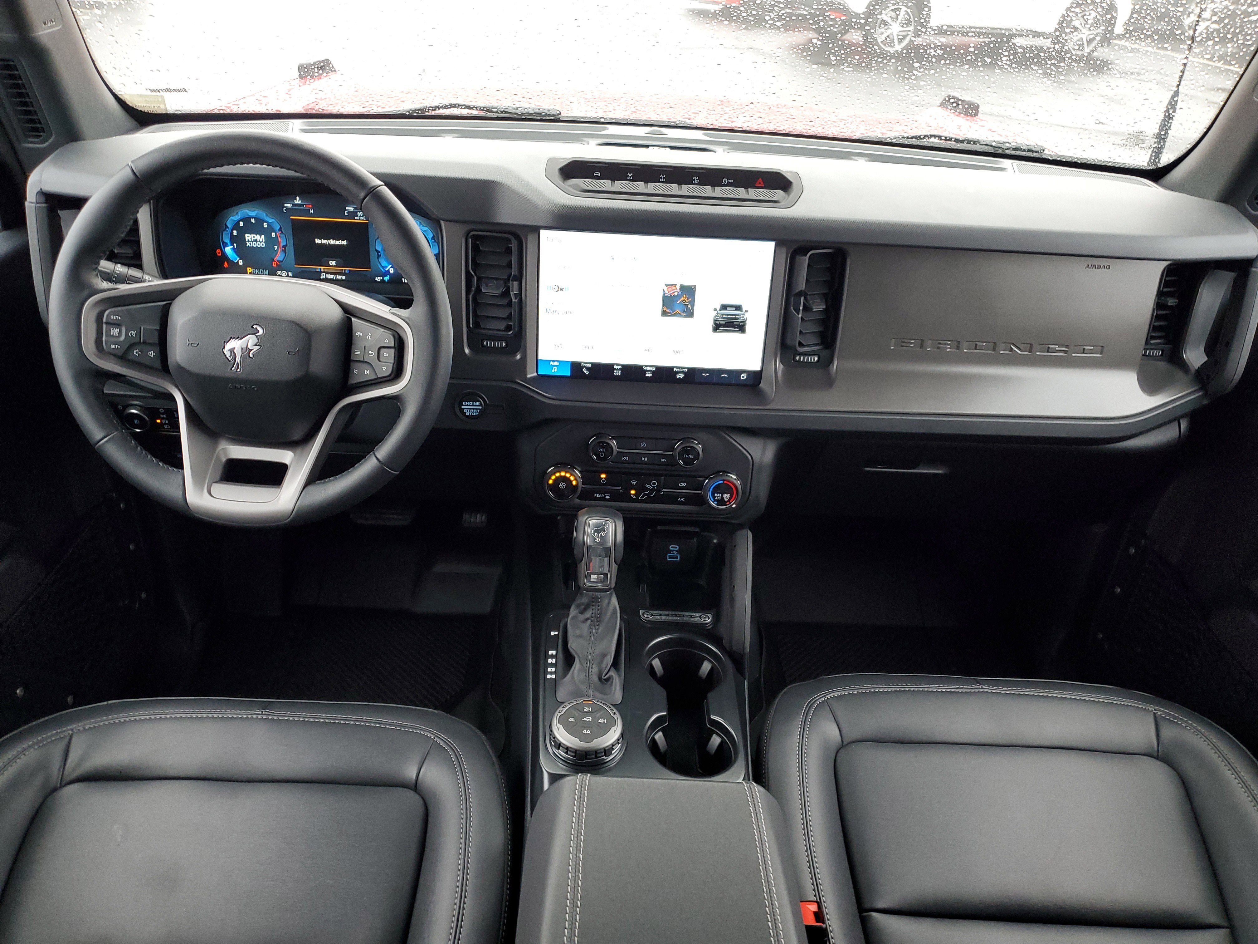 Used 2025 Ford Bronco Badlands image 8