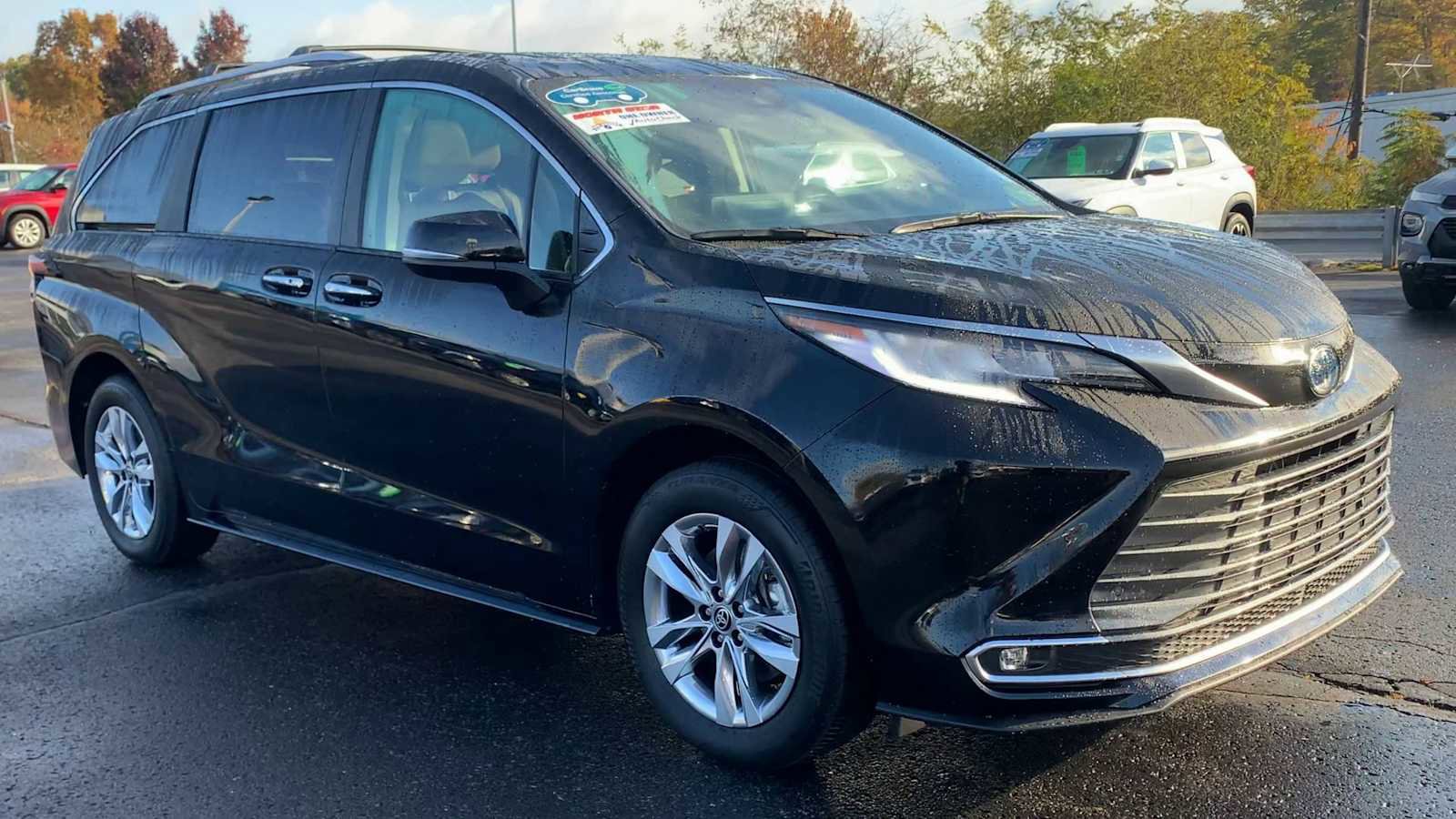 Used 2024 Toyota Sienna Limited video 2