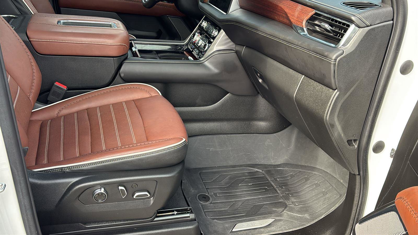 Certified 2023 GMC Yukon Denali Ultimate image 23