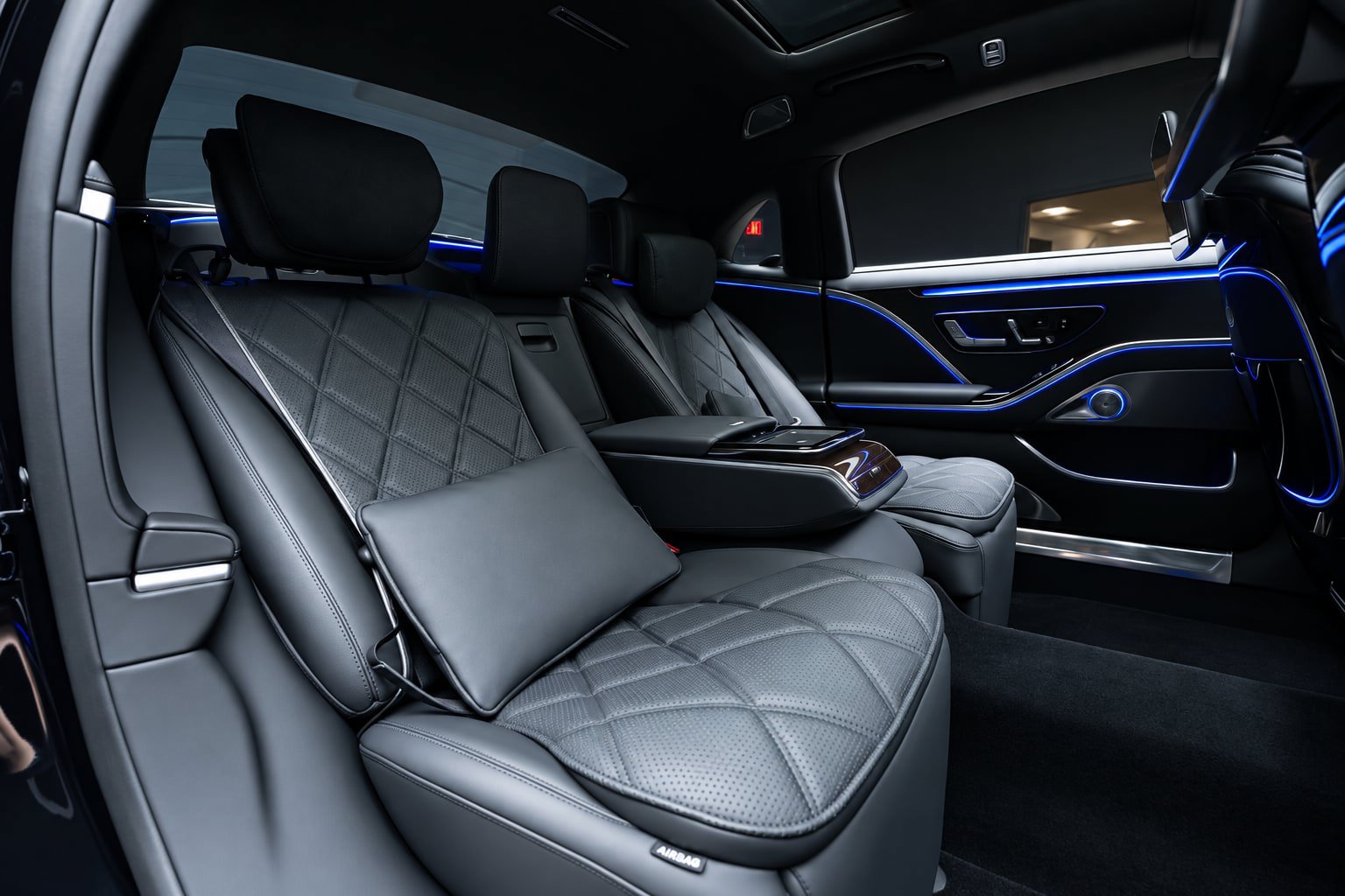 Used 2026 Mercedes-Benz Maybach S 680 4MATIC image 31