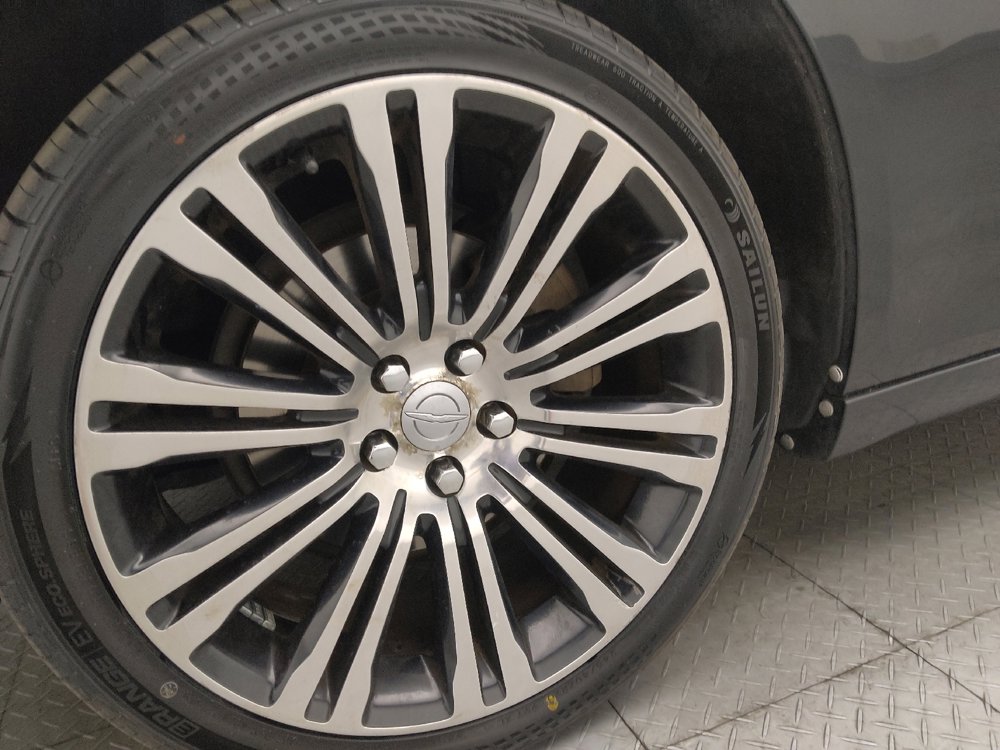 Used 2013 Chrysler 300 S image 31