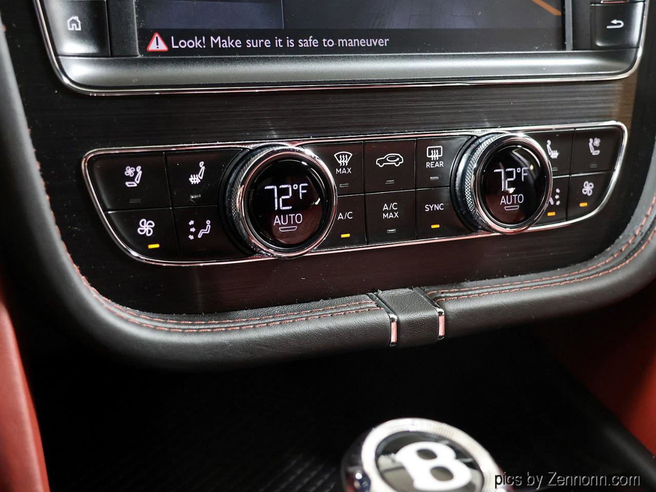 Used 2017 Bentley Bentayga image 27