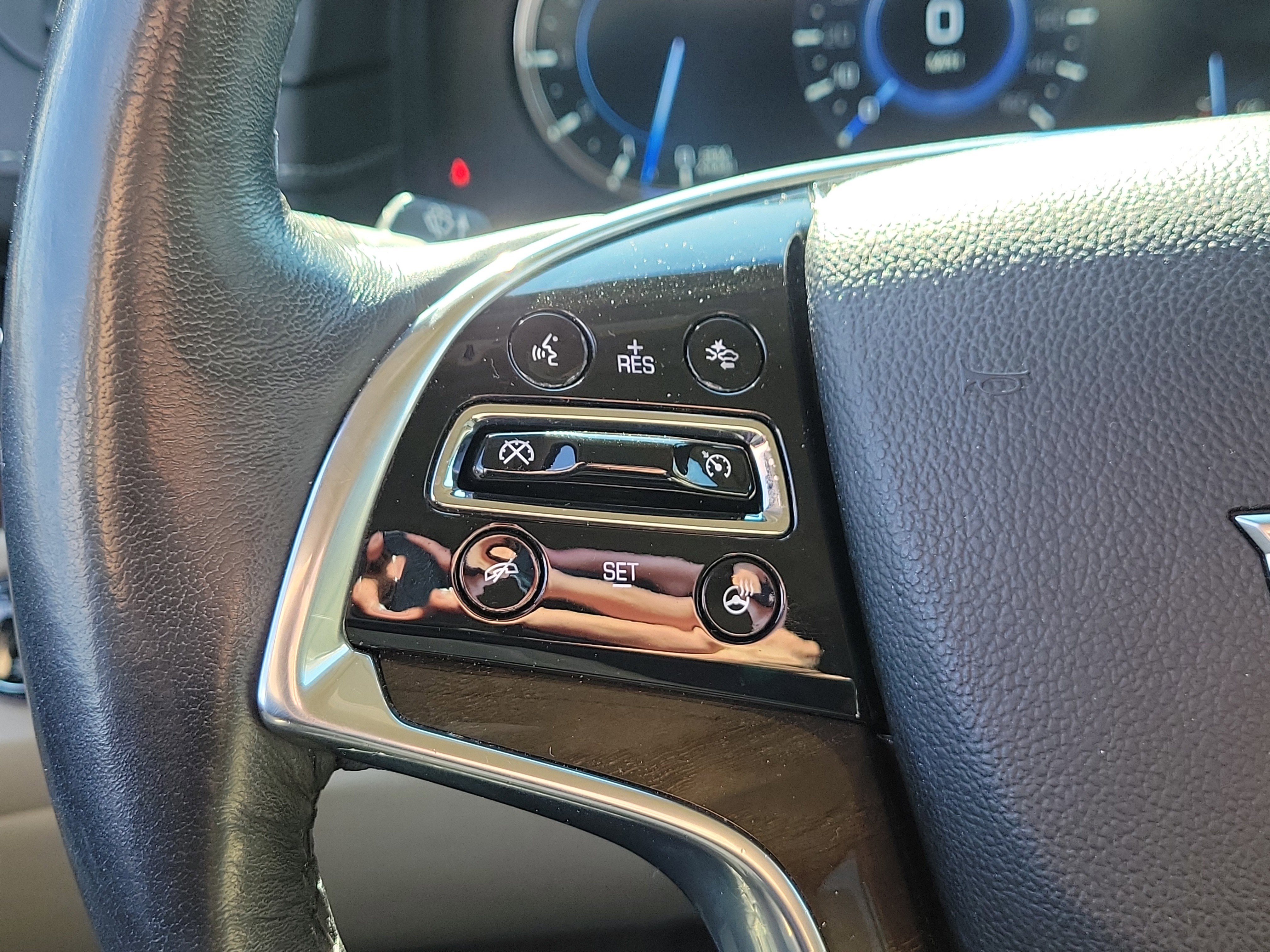 Used 2020 Cadillac Escalade Luxury w/ LPO, Radiant Package image 17