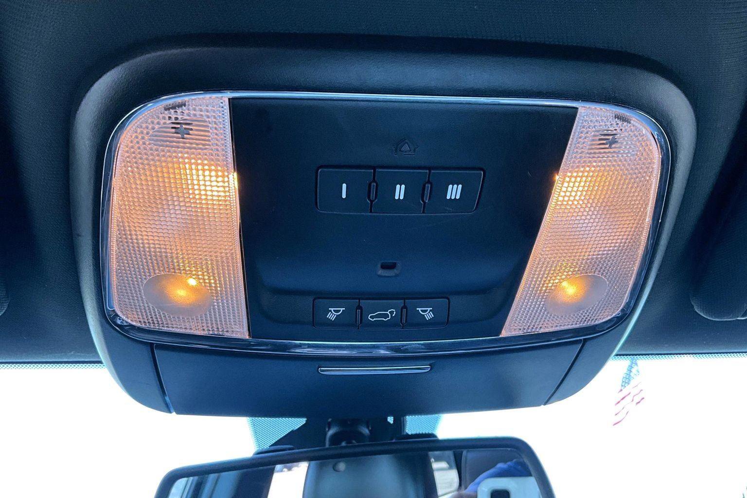 Used 2015 Jeep Grand Cherokee Limited AWD/4WD image 38