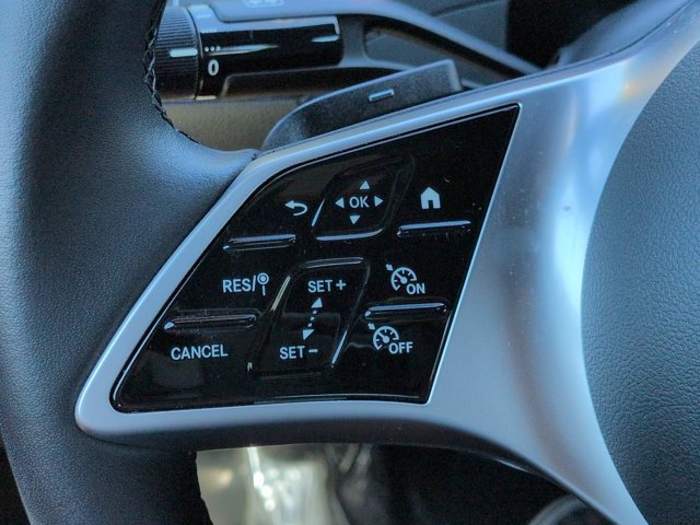 Used 2025 Mercedes-Benz C 300 Sedan image 27