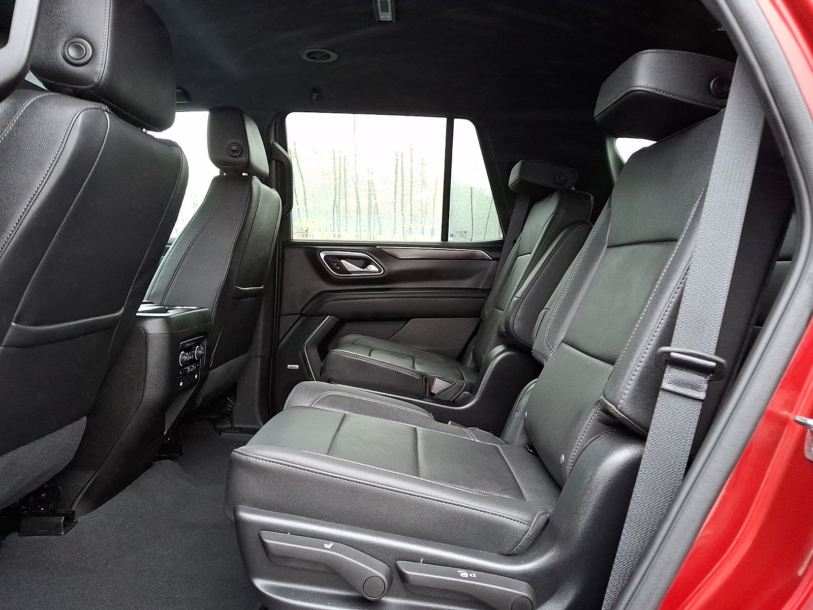 Used 2023 Chevrolet Tahoe LT w/ Luxury Package AWD/4WD image 10
