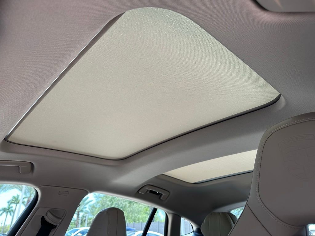 Used 2025 Porsche Panamera image 29